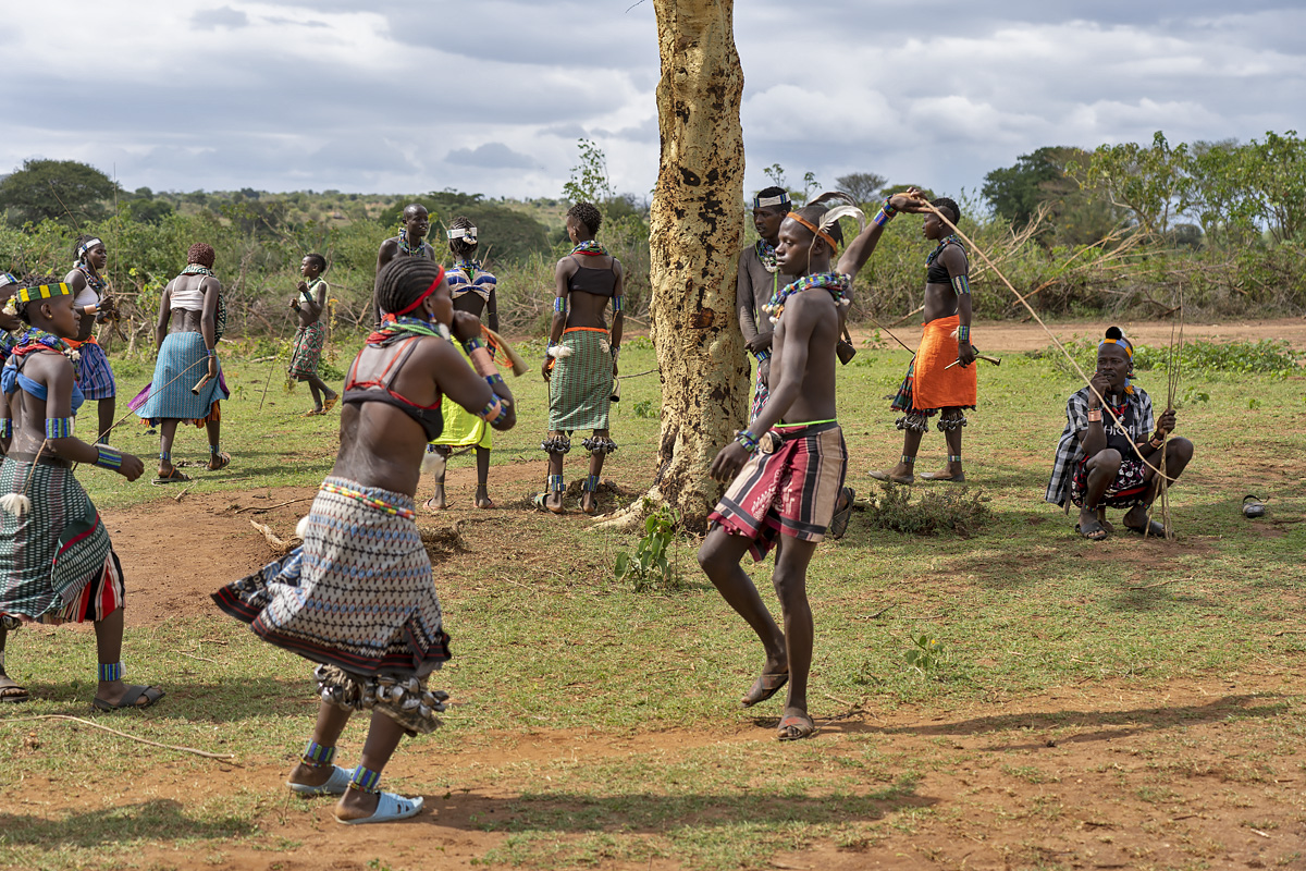 Hamer - bull jumping ceremony
