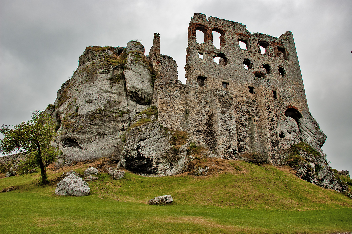 Ogrodzieniec castle